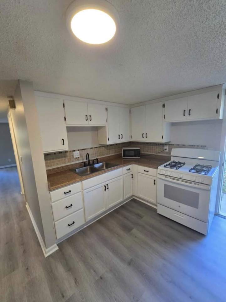 1116 Pine St #A - Photo 6 of 9