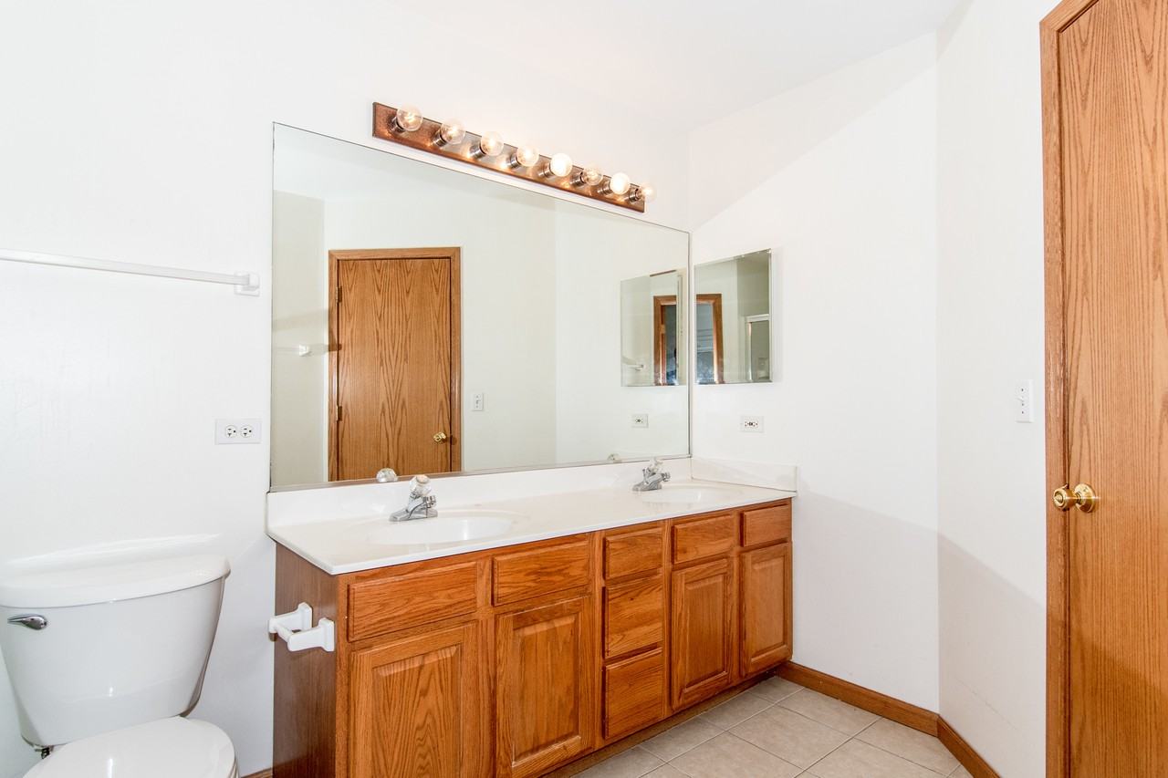 4133 Blackstone Dr #4133 - Photo 7 of 35