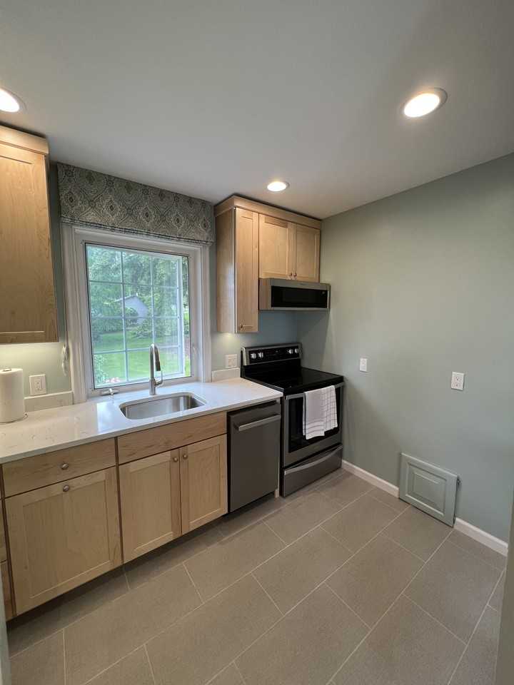 217 Middlefield Rd - Photo 3 of 23