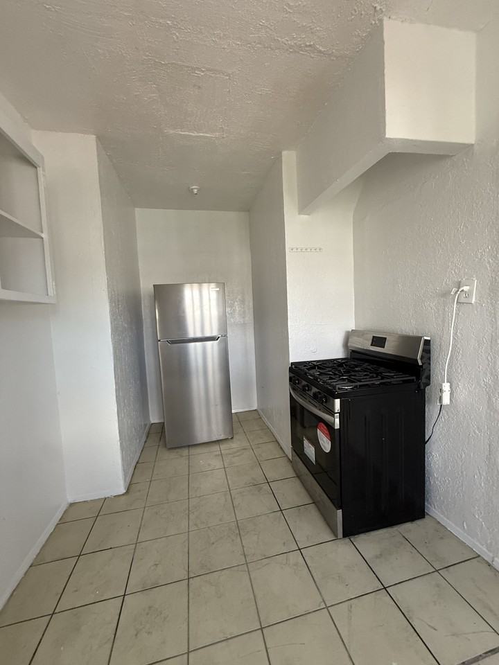 116 S Mathews St #NA - Photo 4 of 6