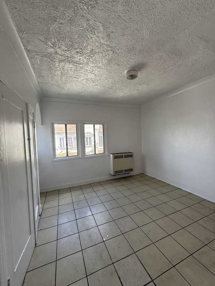 116 S Mathews St #NA - Photo 5 of 6