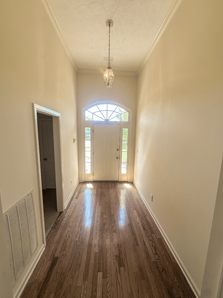 2112 Parkview Dr S #NA - Photo 2 of 21