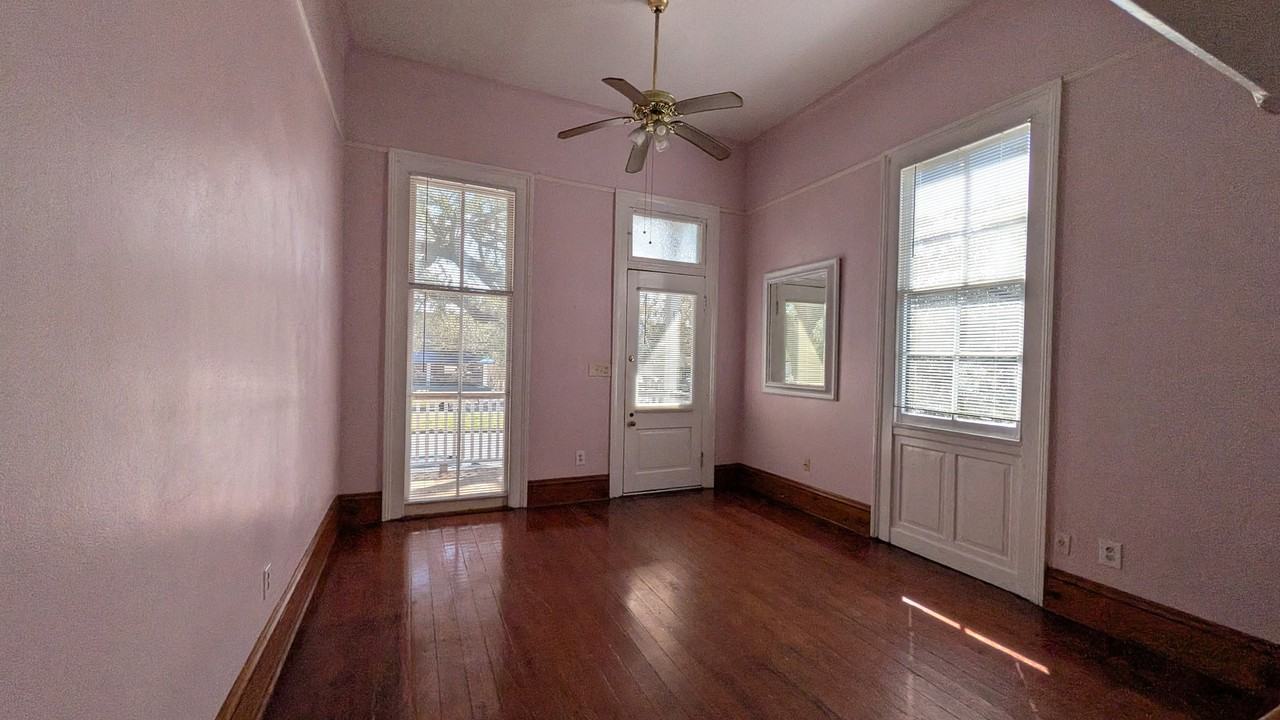 4715 S Carrollton Ave #11 - Photo 2 of 9