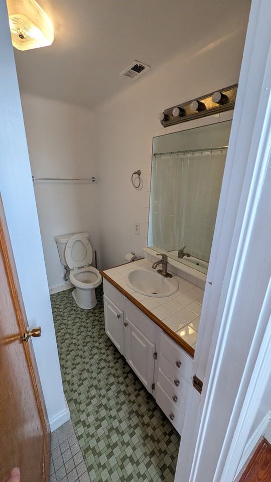 4715 S Carrollton Ave #11 - Photo 5 of 9