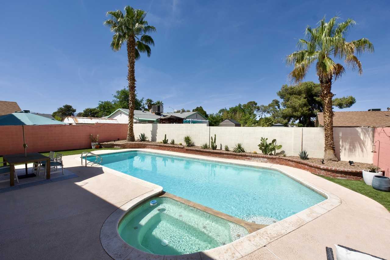 7176 Hillcroft Way #NA - Photo 5 of 42