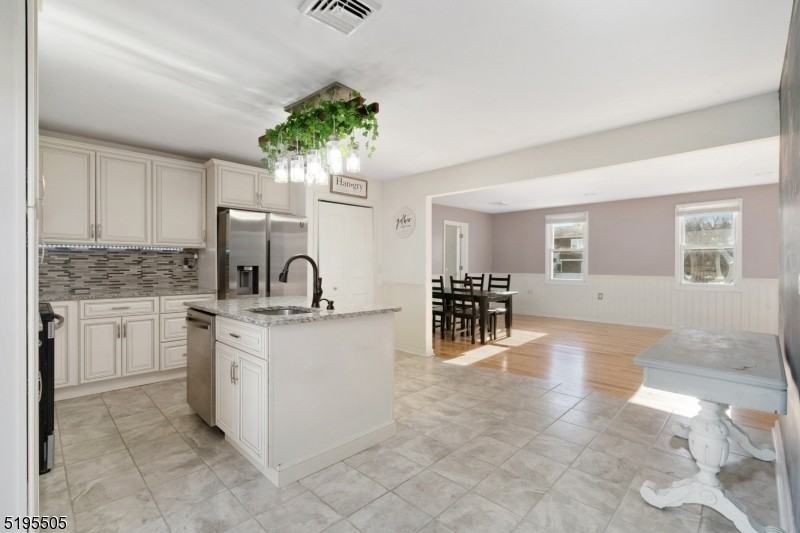 7 Berry Rd #A - Photo 2 of 31