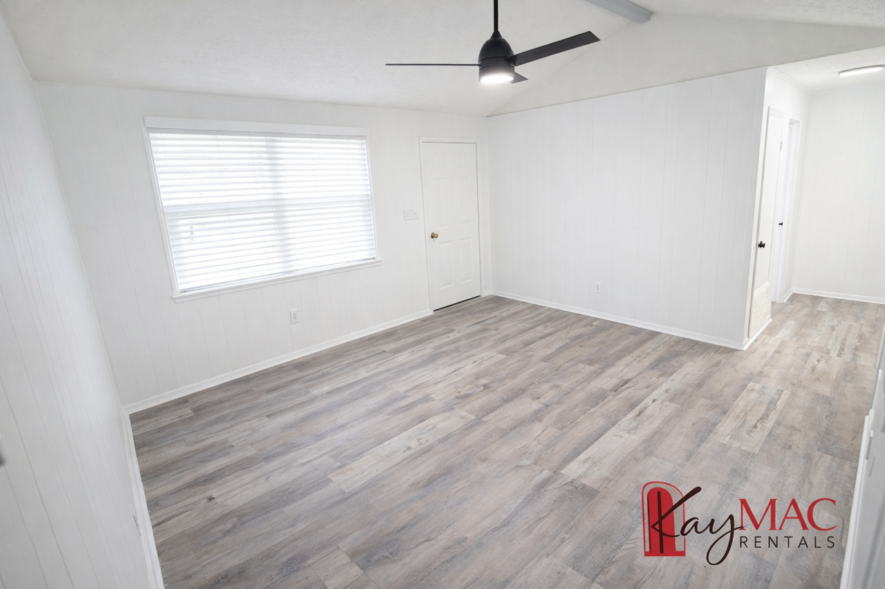 1111 6th St #NA - Photo 3 of 16