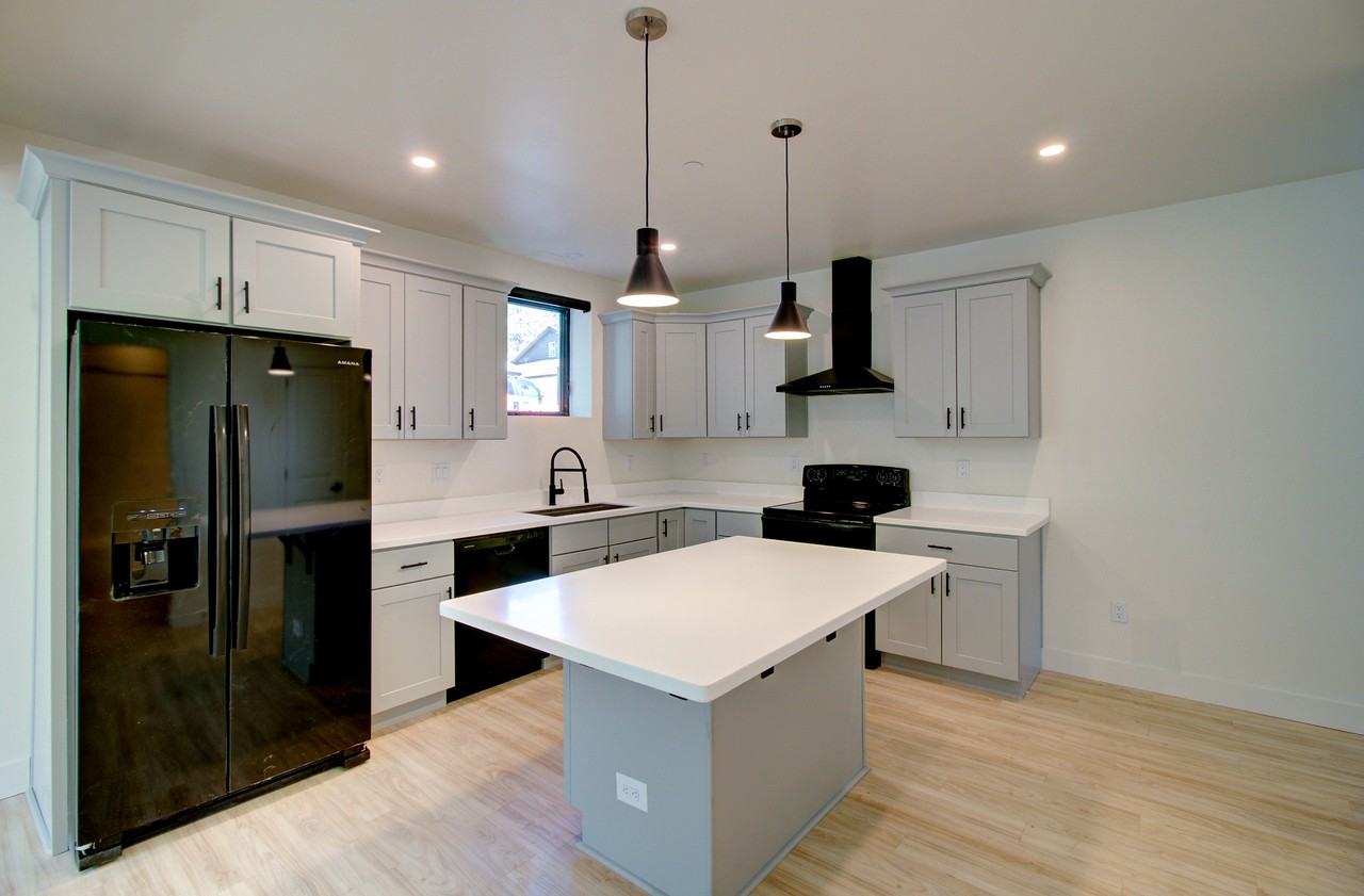 1246 E Jen Dr #101 - Photo 2 of 11