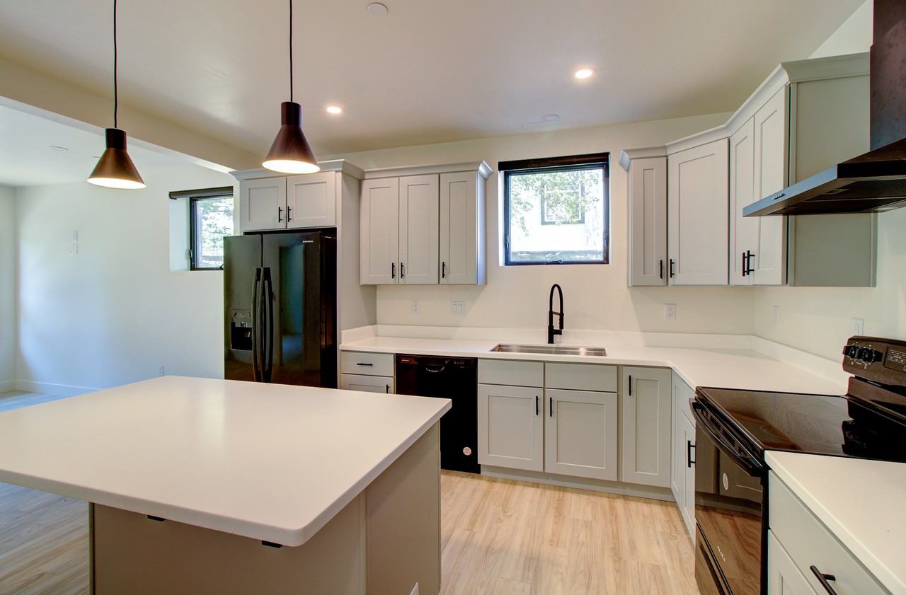 1246 E Jen Dr #101 - Photo 3 of 11