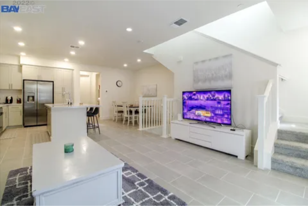 51103 Via Vicenza - Photo 2 of 9