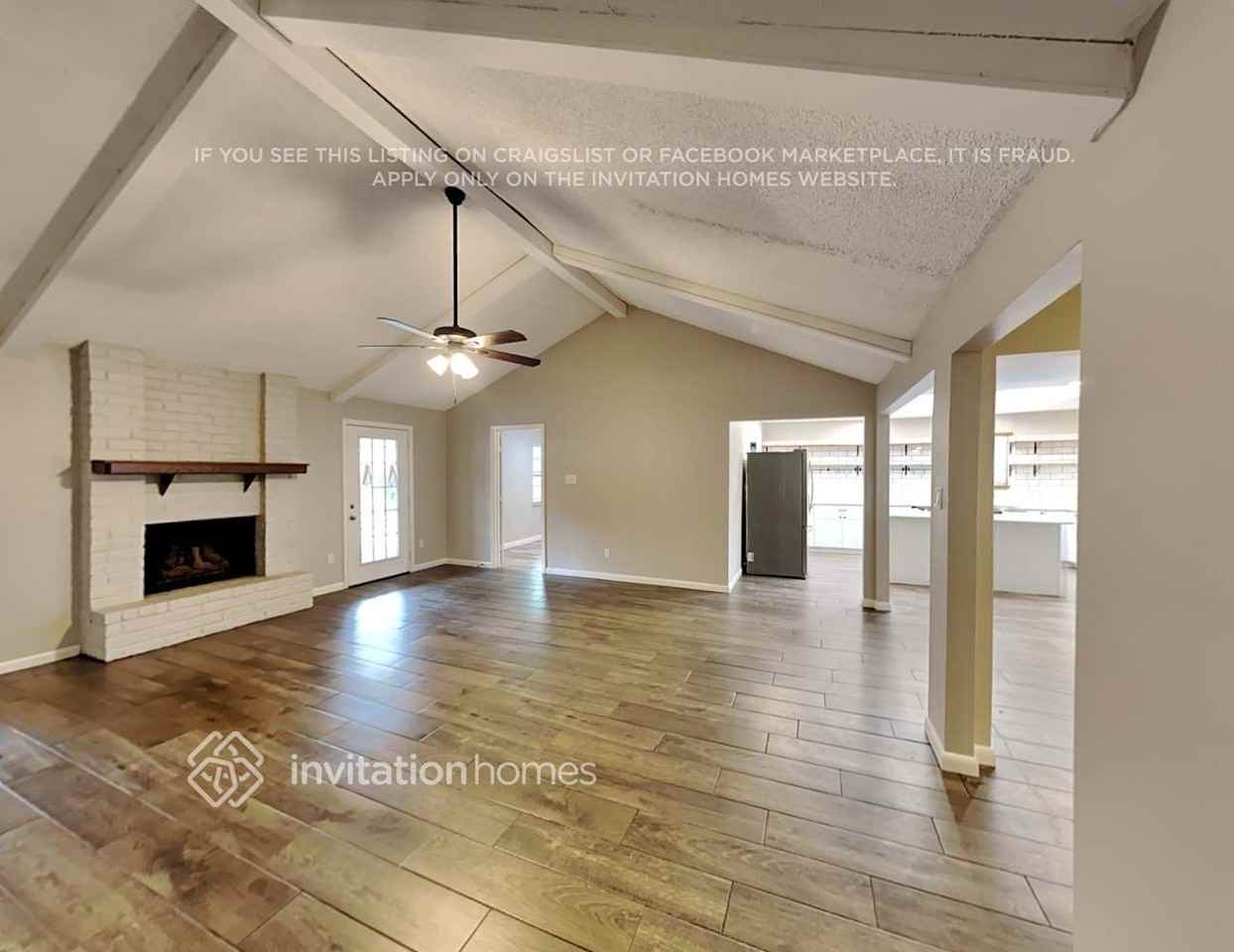 15607 Oldridge Dr - Photo 3 of 19