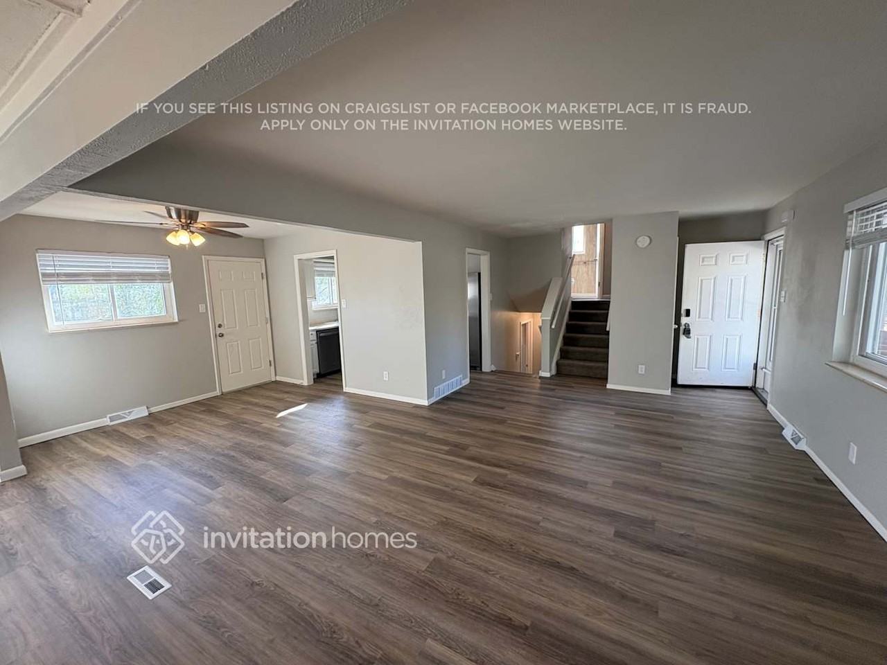 402 S Robb Way - Photo 3 of 22