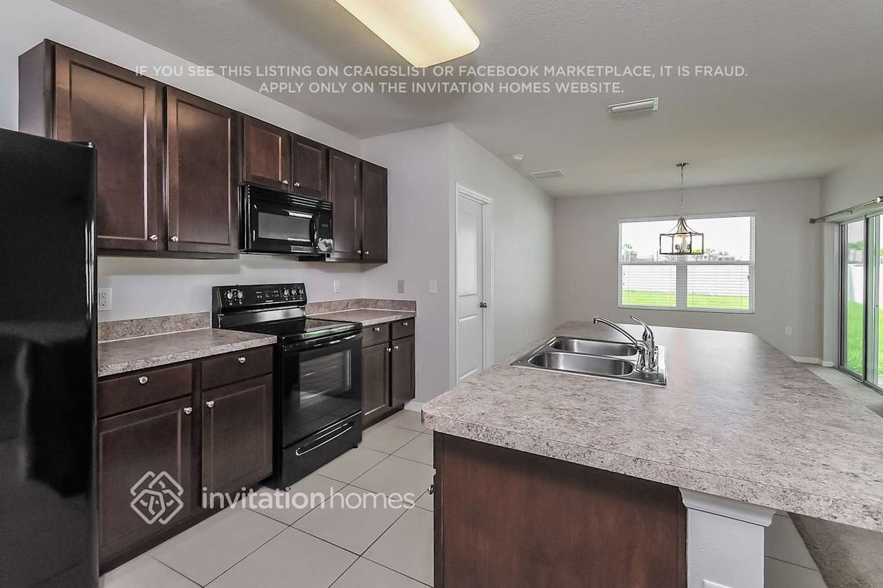 10028 Geese Trail Cir - Photo 3 of 16