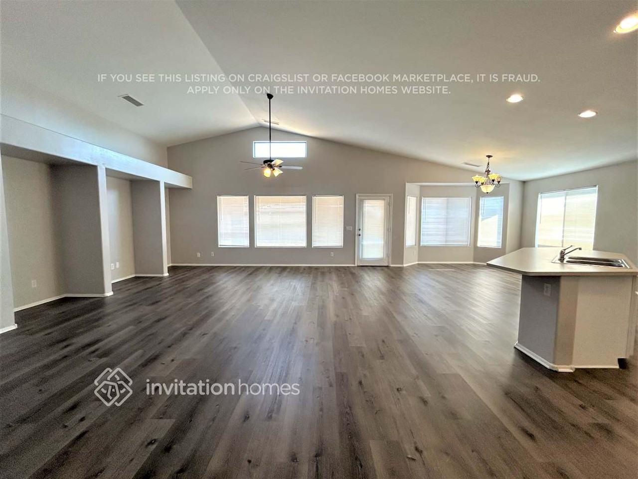 8524 W Chickasaw St - Photo 3 of 14