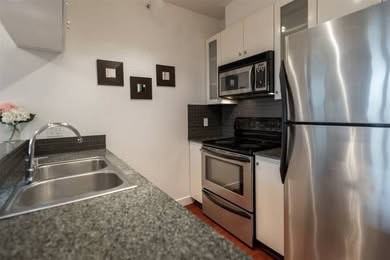 1238 Burrard St - Photo 3 of 4