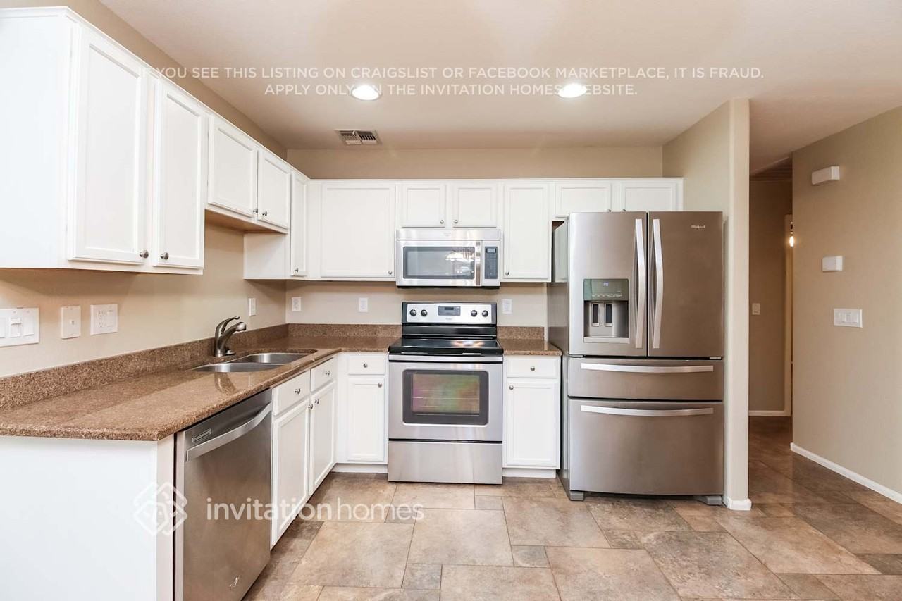 4171 E Tanzanite Ln - Photo 7 of 19