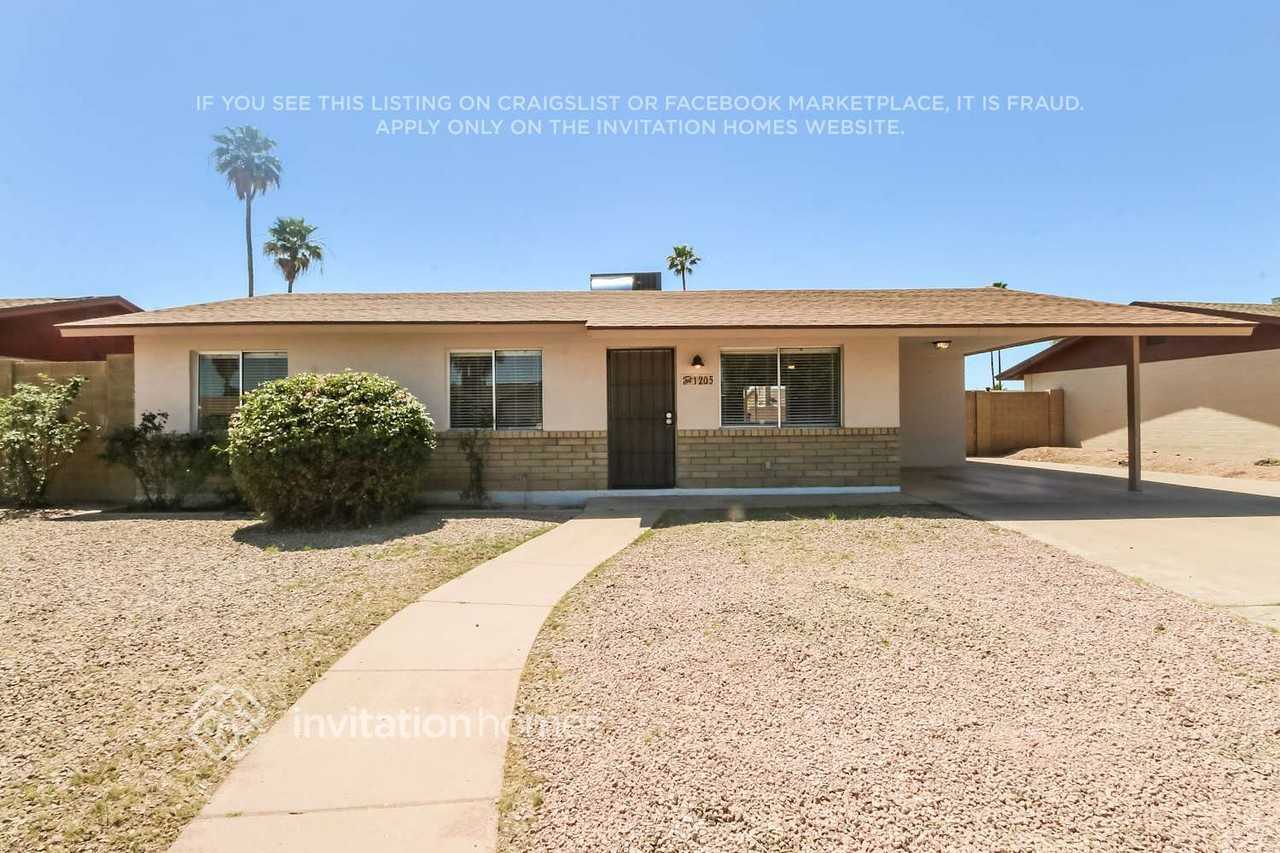 1205 W El Alba Way