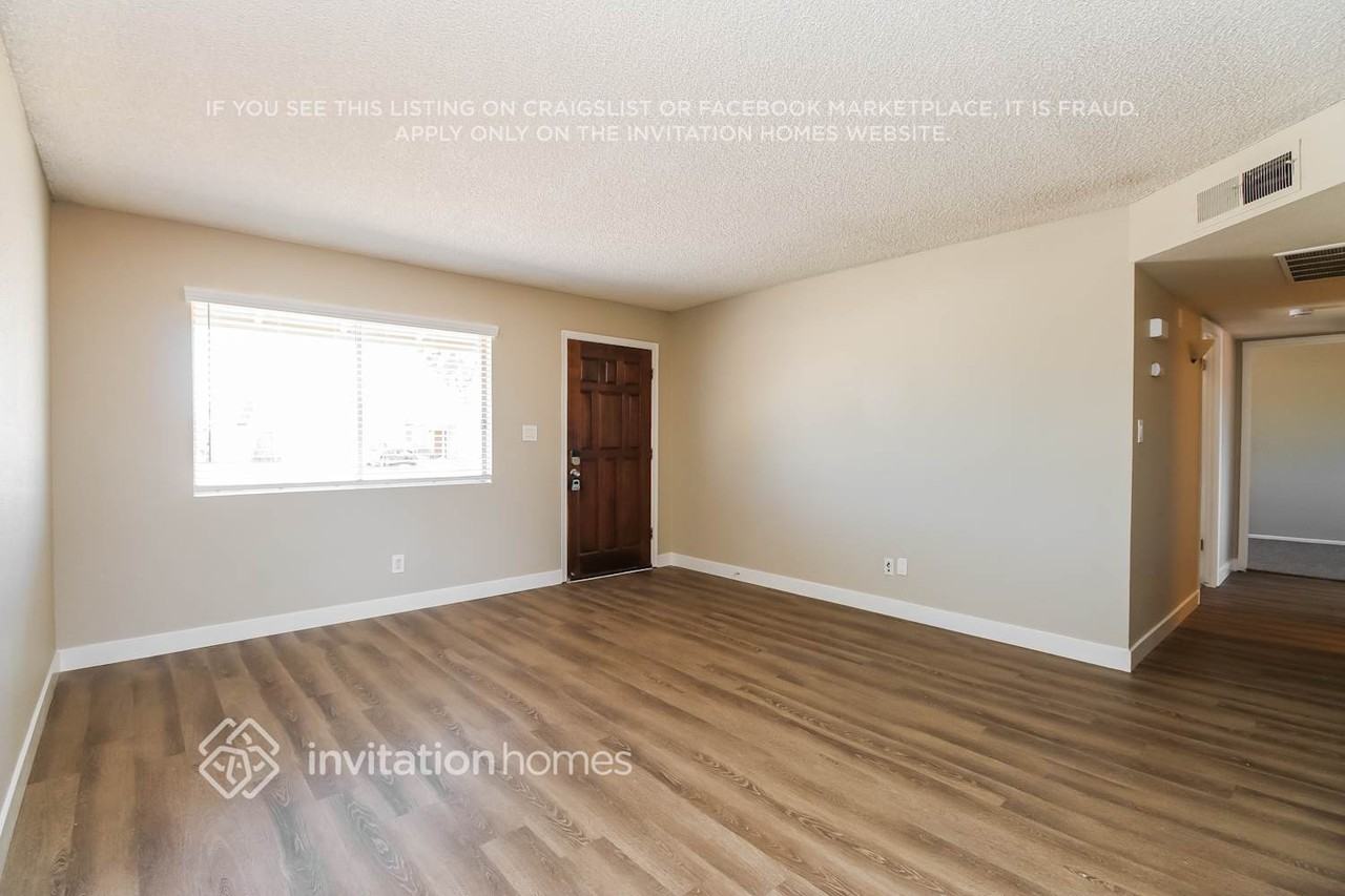 1205 W El Alba Way - Photo 3 of 17