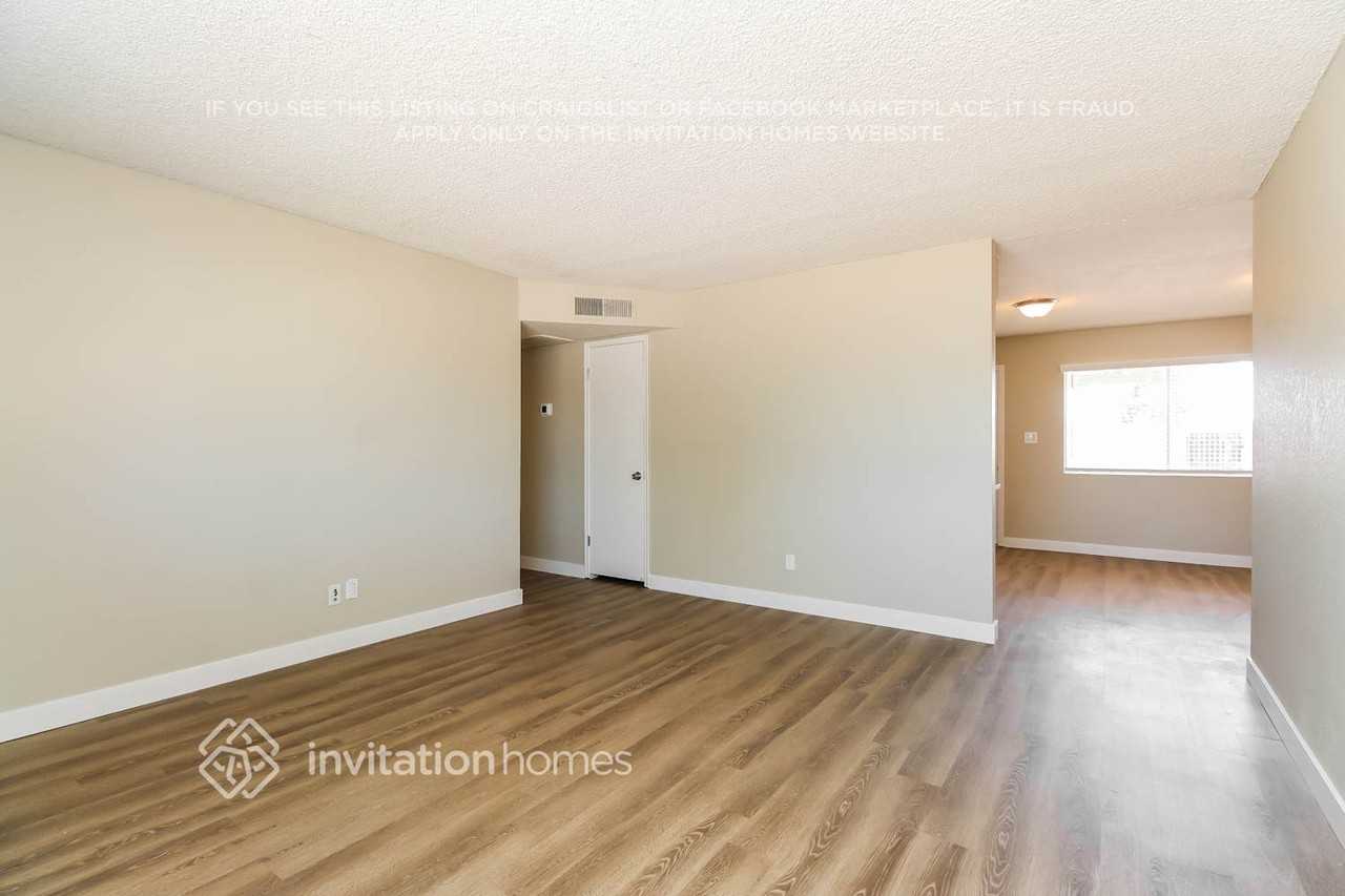 1205 W El Alba Way - Photo 4 of 17