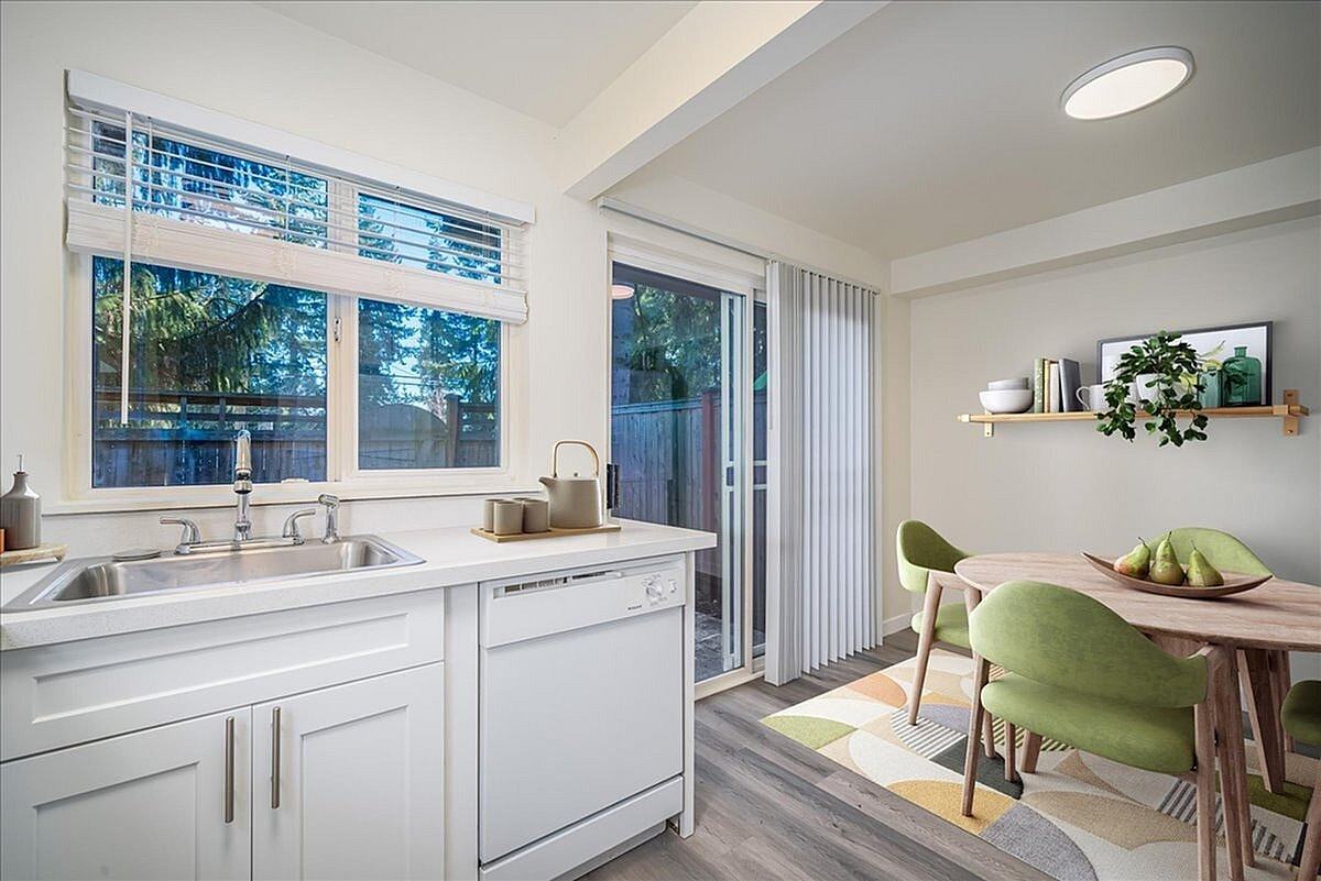 Park Ballinger 75 - Photo 7 of 15