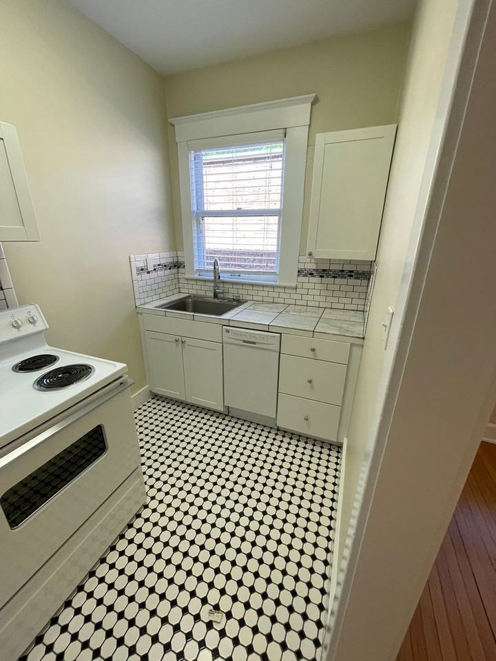 2056 NW Glisan Street - Photo 6 of 37
