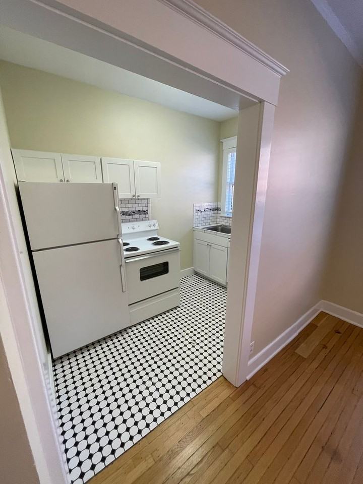 2056 NW Glisan Street - Photo 7 of 37
