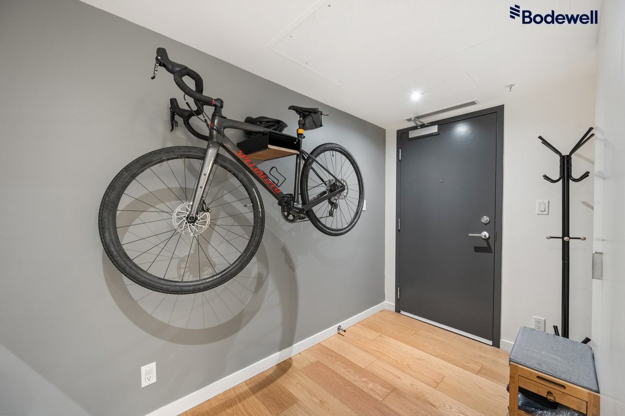 Terminus - Photo 2 of 20