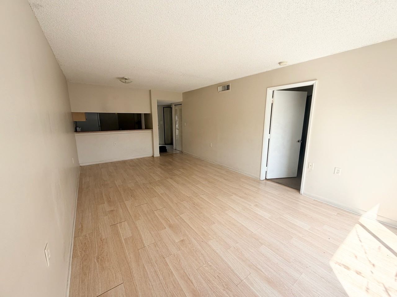 960 Lake Victoria Dr #1 - Photo 3 of 5