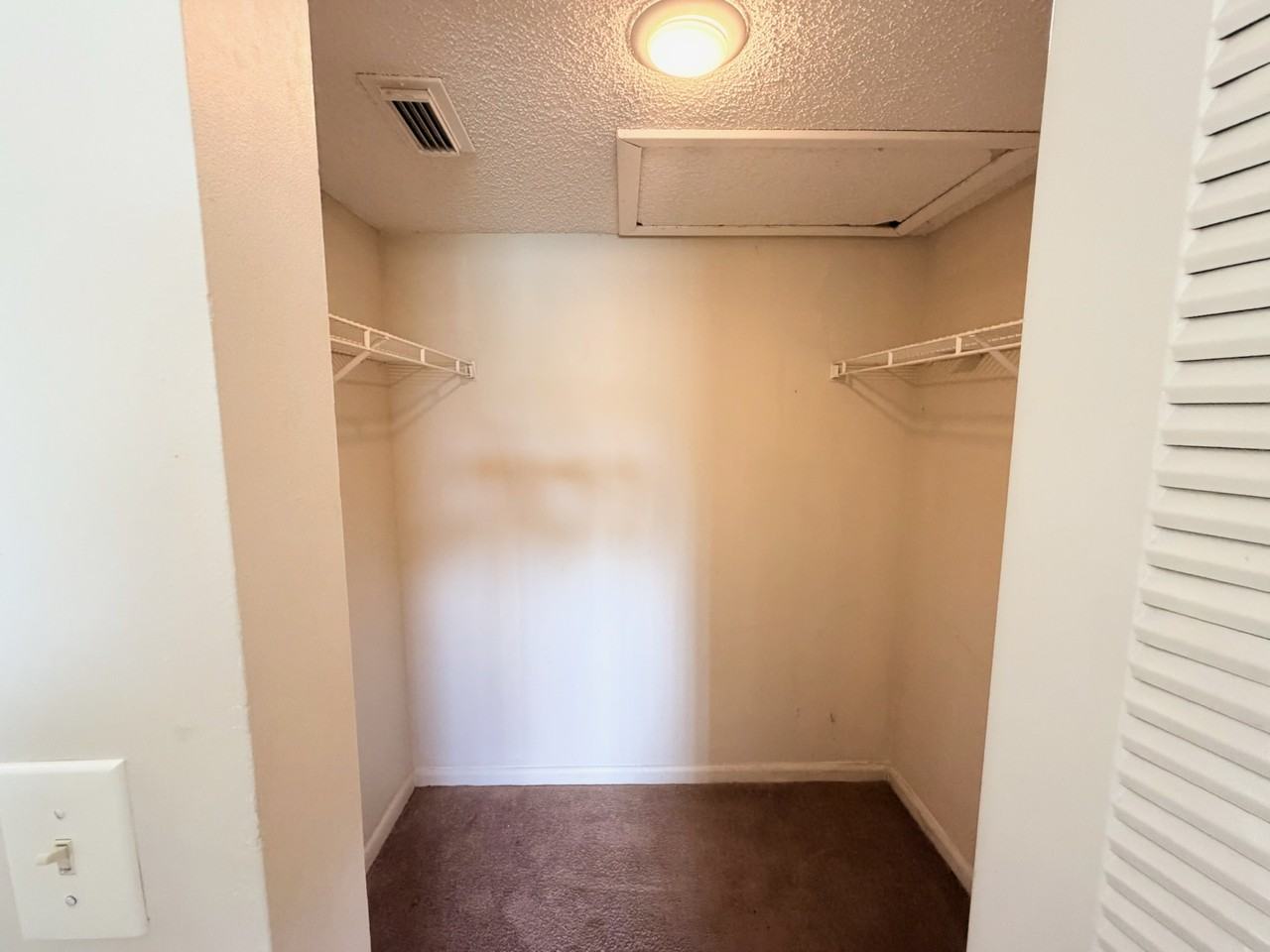 960 Lake Victoria Dr #1 - Photo 4 of 5