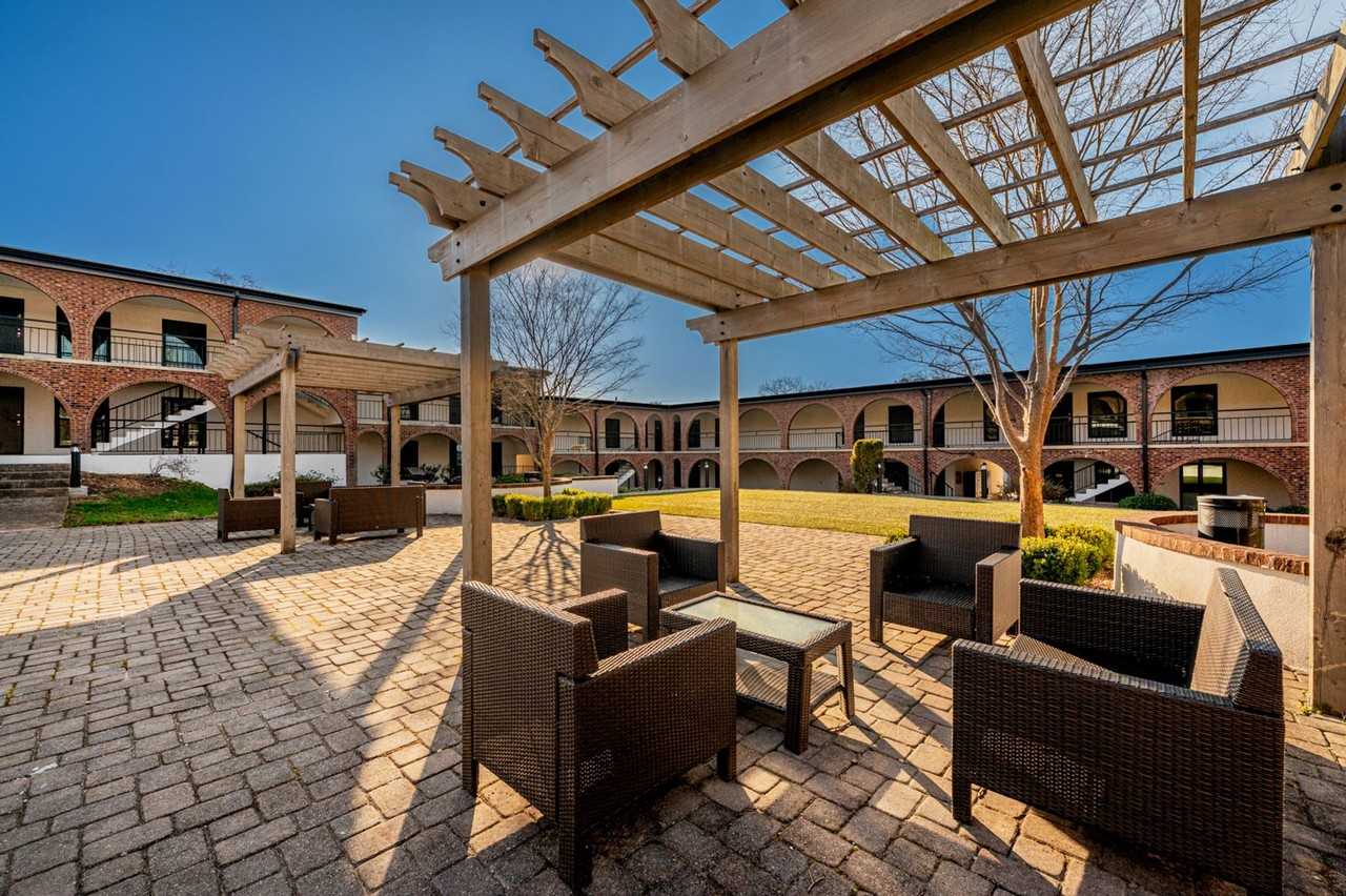 Newberry Commons - Photo 6 of 11