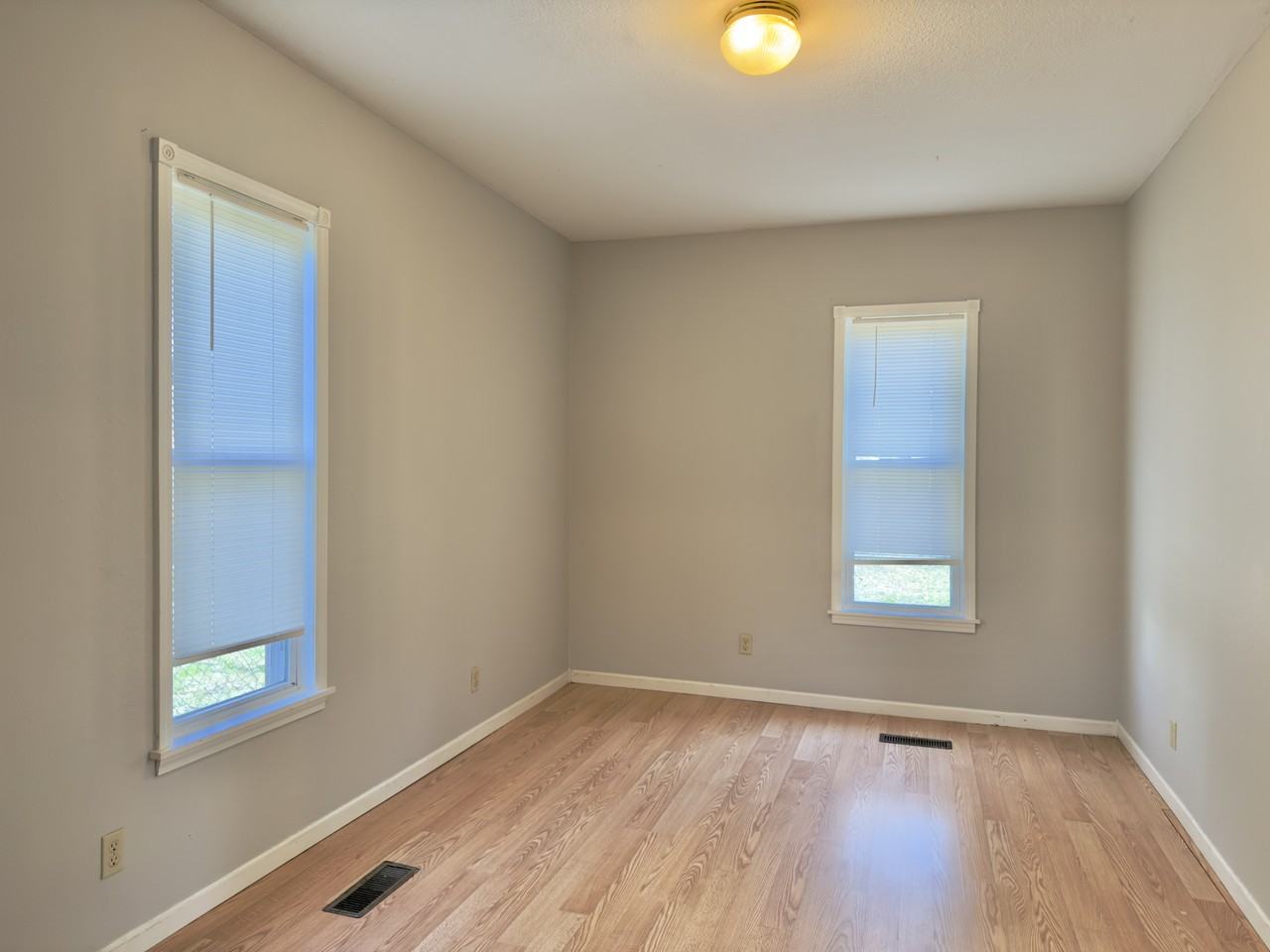 1126 16th St #1 - Photo 4 of 11