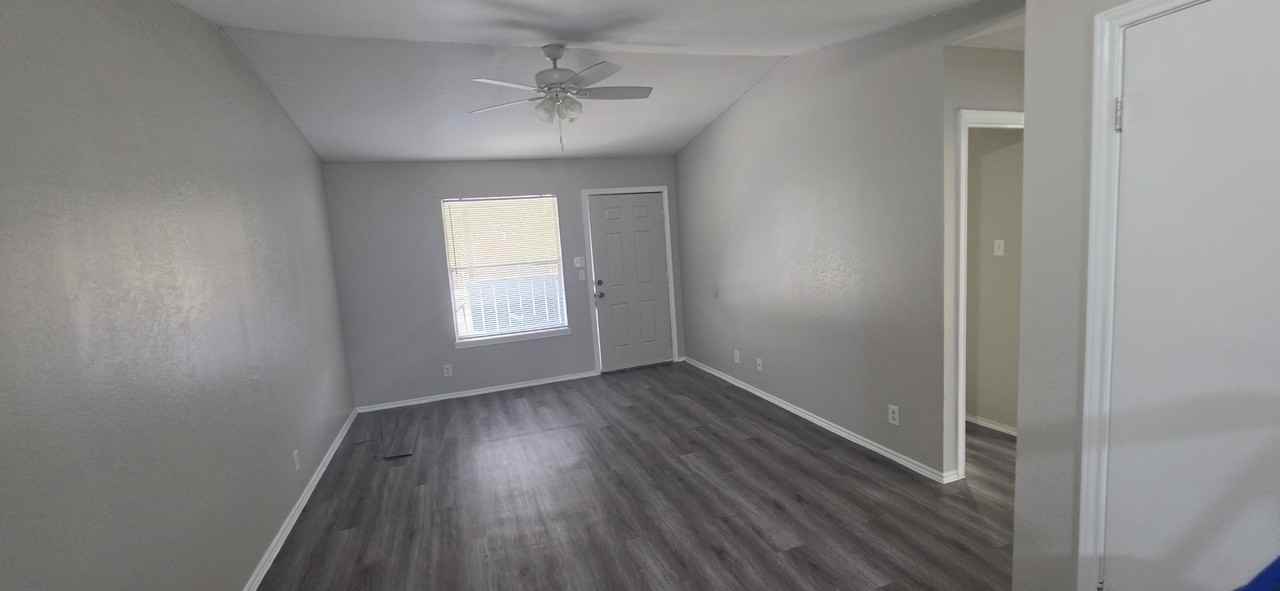 2606 Los Amigos Dr #13 - Photo 4 of 14