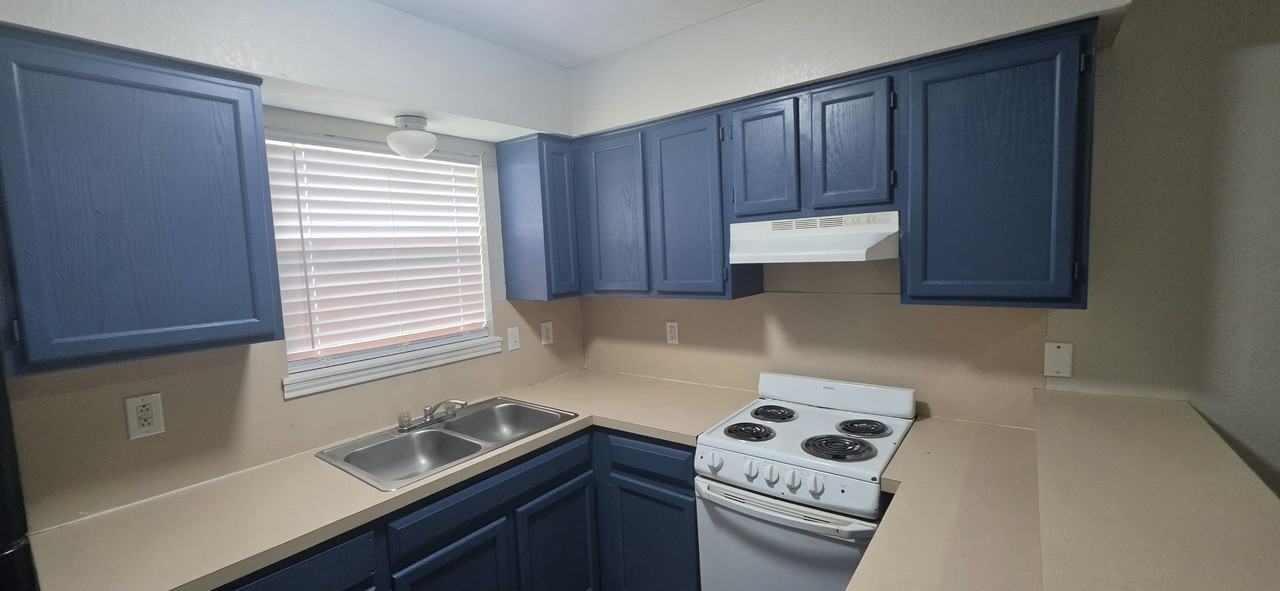 2606 Los Amigos Dr #13 - Photo 6 of 14