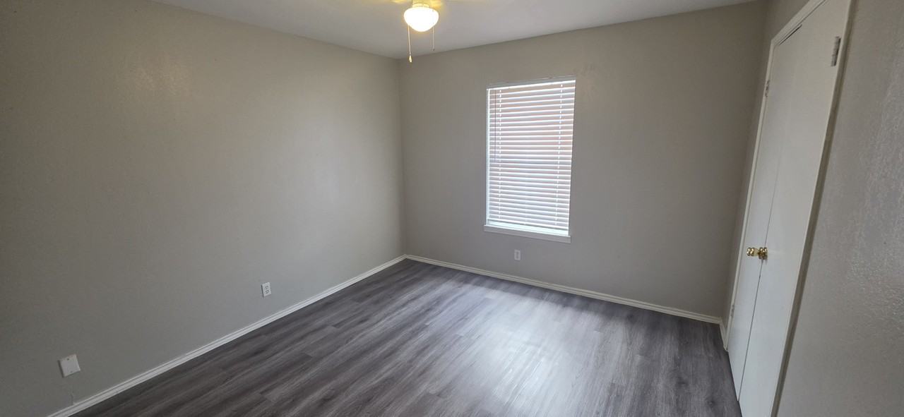 2606 Los Amigos Dr #13 - Photo 7 of 14