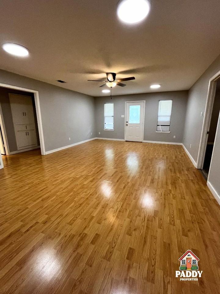 602 Redbud Ln - Photo 5 of 11