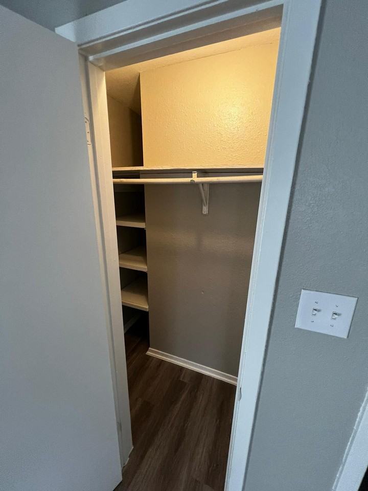 2713 N 30th St #2709B4 - Photo 5 of 8