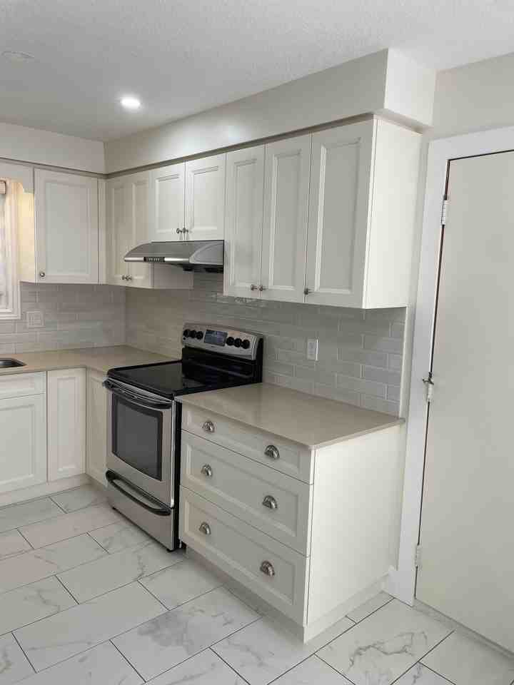 49 Shaftsbury Drive - Photo 3 of 6