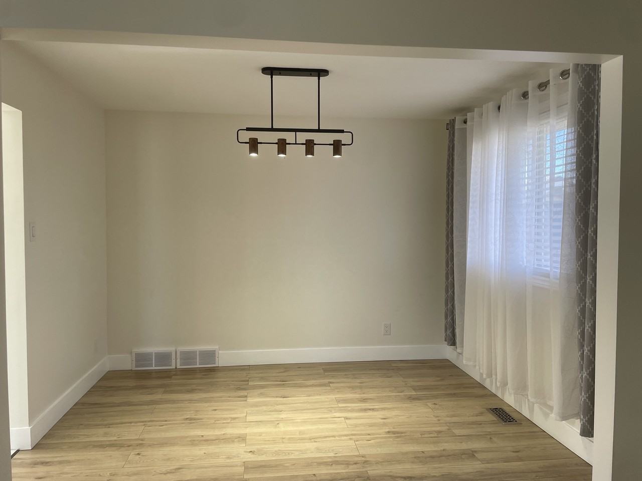 49 Shaftsbury Drive - Photo 4 of 6