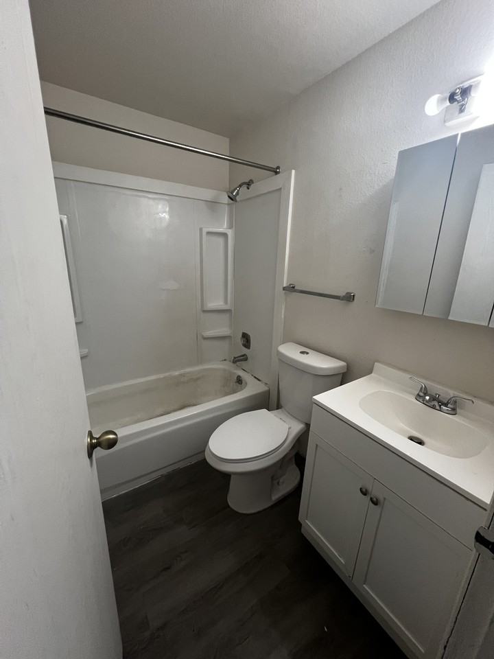 15210 Macadam Rd S #1 - Photo 6 of 7