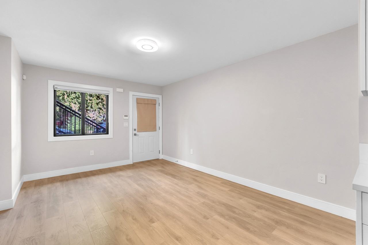 2240 Brookmount Avenue - Photo 2 of 14