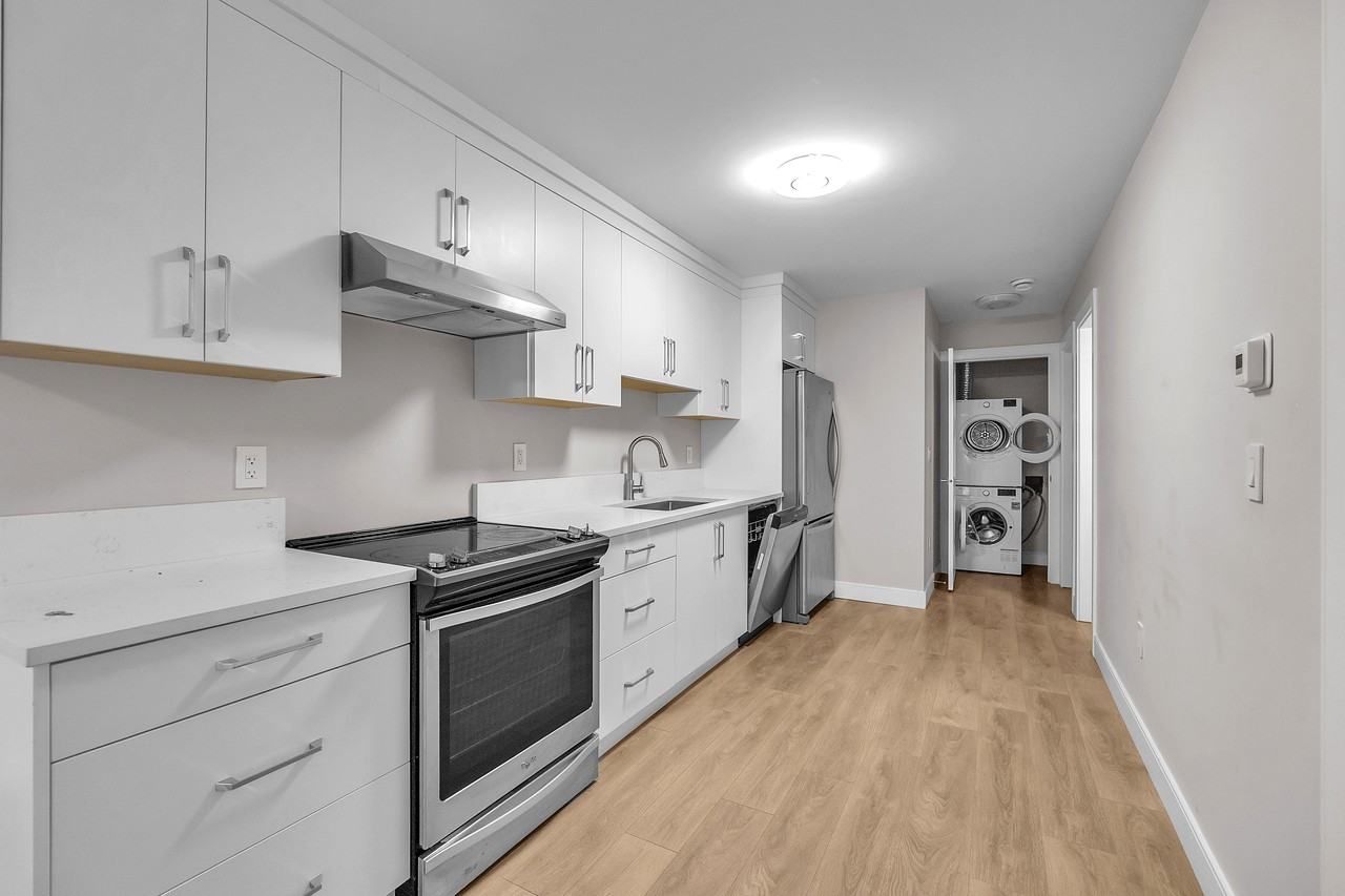 2240 Brookmount Avenue - Photo 5 of 14