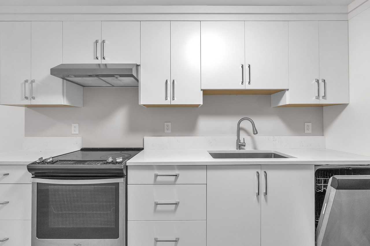 2240 Brookmount Avenue - Photo 6 of 14