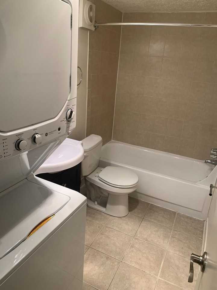 Randolph Square Apartments - Photo 3 of 5