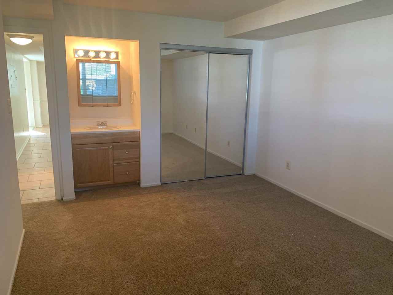 Randolph Square Apartments - Photo 4 of 5