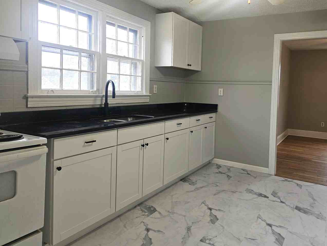 1431 Warrenton Rd #1 - Photo 6 of 32