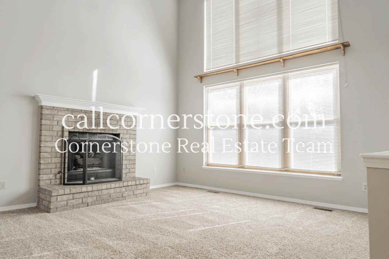 5037 Plumstead Dr #1 - Photo 7 of 32