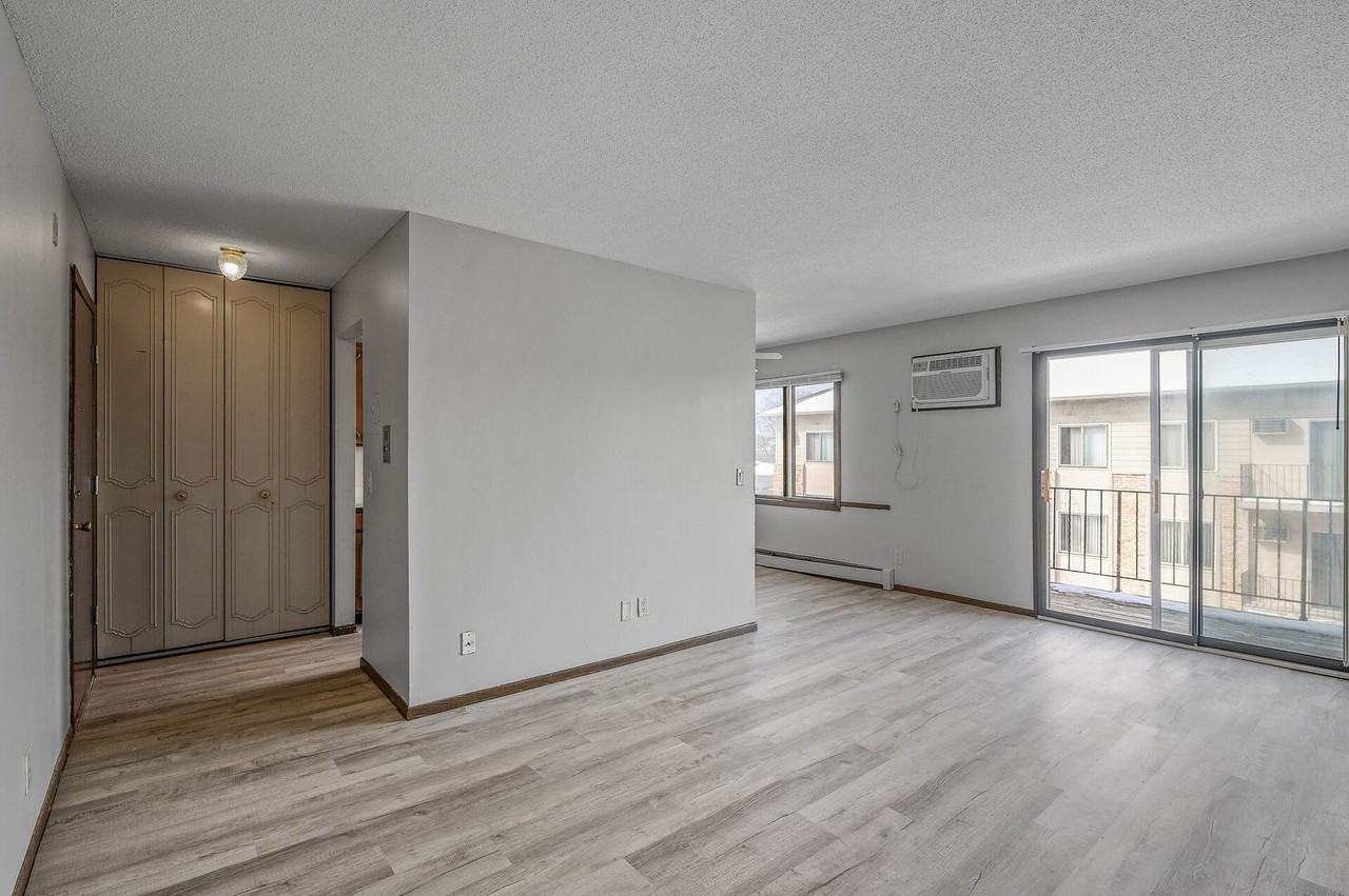 Highland Gables Apartments - Photo 4 of 23
