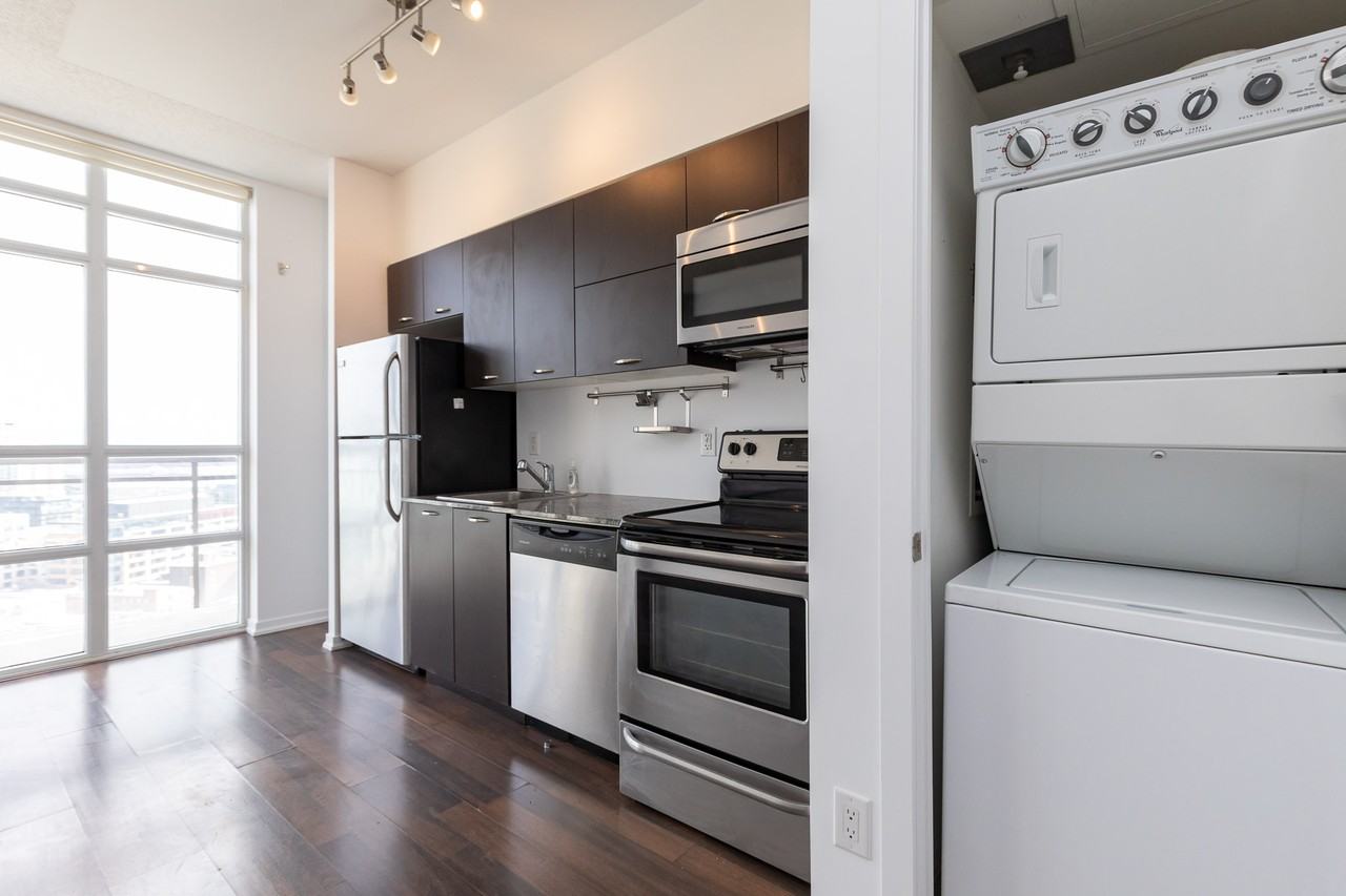 38 Joe Shuster Way #2202 - Photo 5 of 20