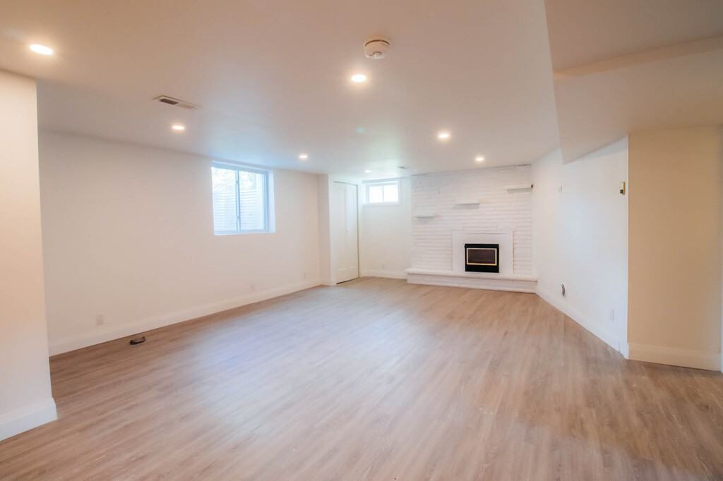 191 Gadsby Ave - Photo 2 of 16