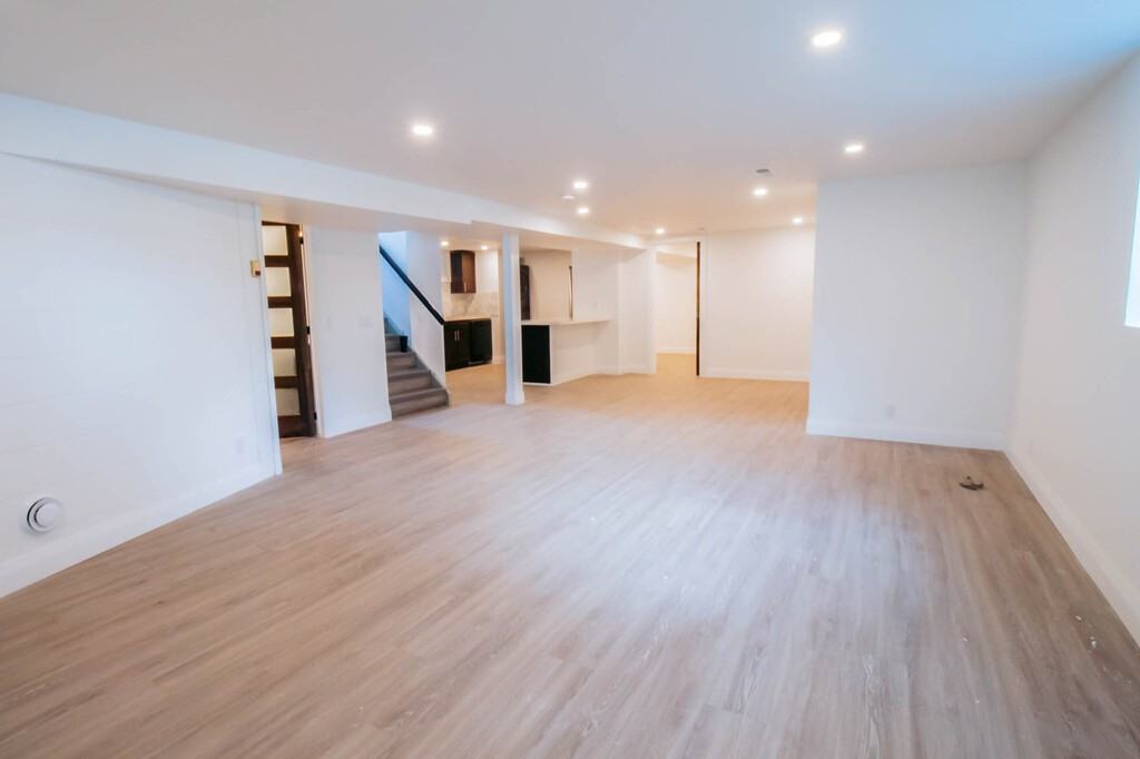 191 Gadsby Ave - Photo 3 of 16